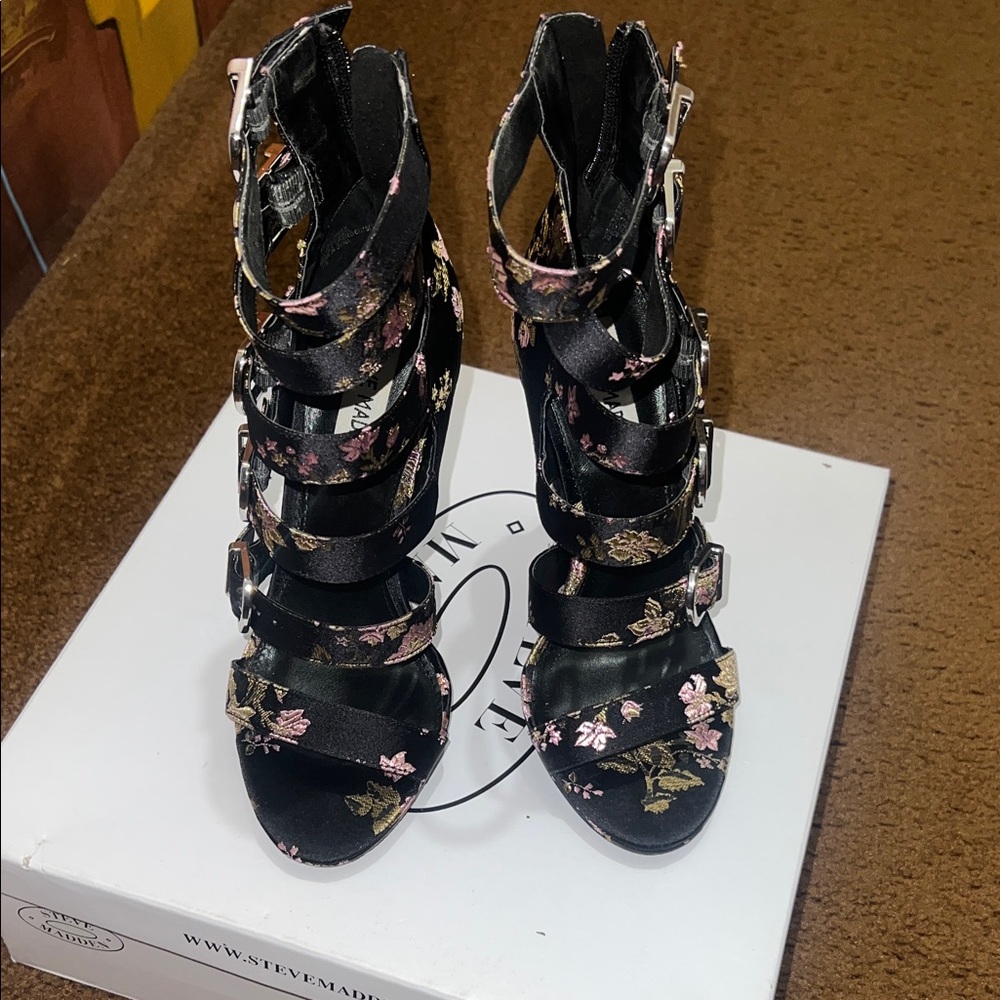 Steve Madden Black and Pink Floral Heels